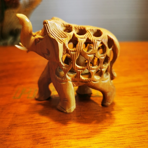 Vintage Hand Carved Wood Elephant with Baby Elephant Inside - Picture 1 of 14